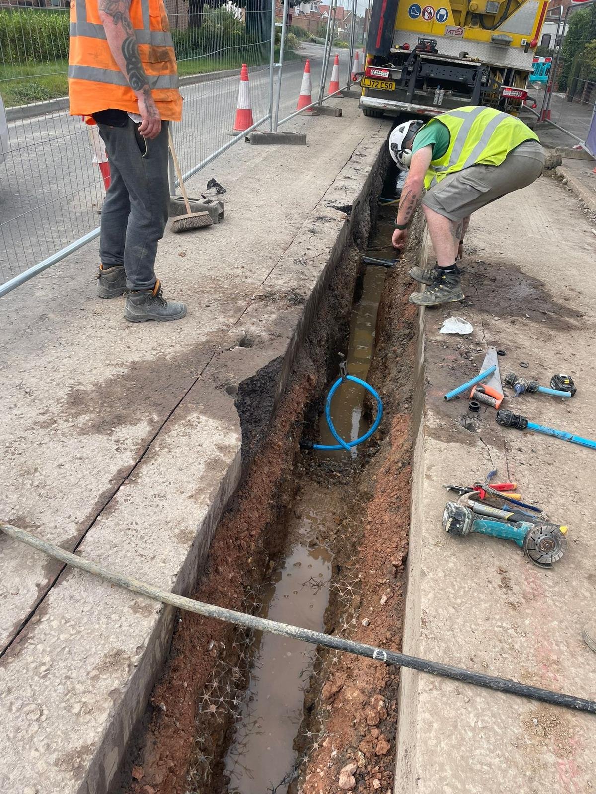Channel drain installation